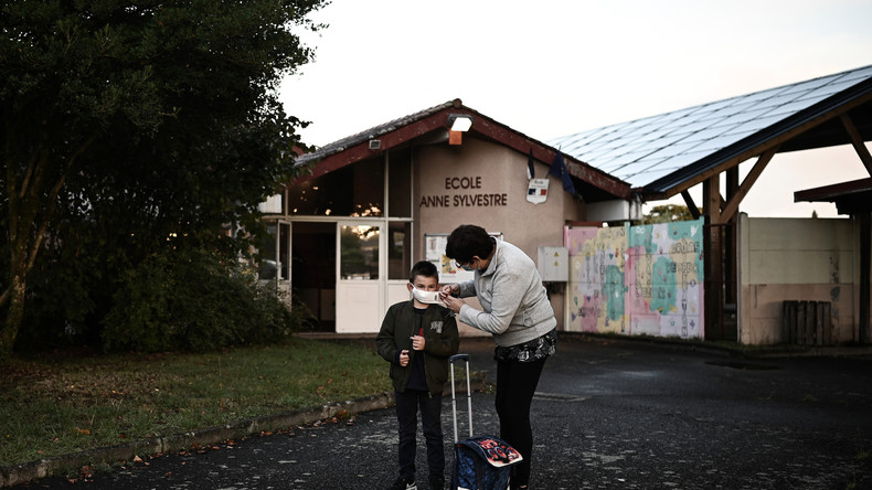 Le masque redevient obligatoire pour les enfants dans les écoles primaires de 39 départements