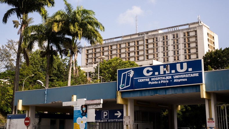 «La guerre est déclarée» : appel à la grève générale contre l'obligation vaccinale en Guadeloupe