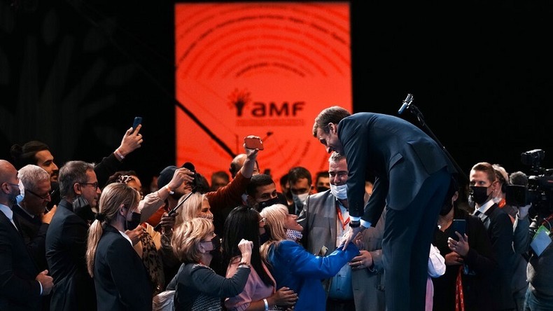 Congrès des maires à Paris : après Jean Castex, une dizaine d'élus du Cantal positifs au Covid
