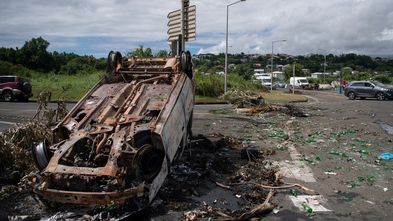 Martinique : le préfet instaure un couvre-feu «jusqu'au retour au calme»