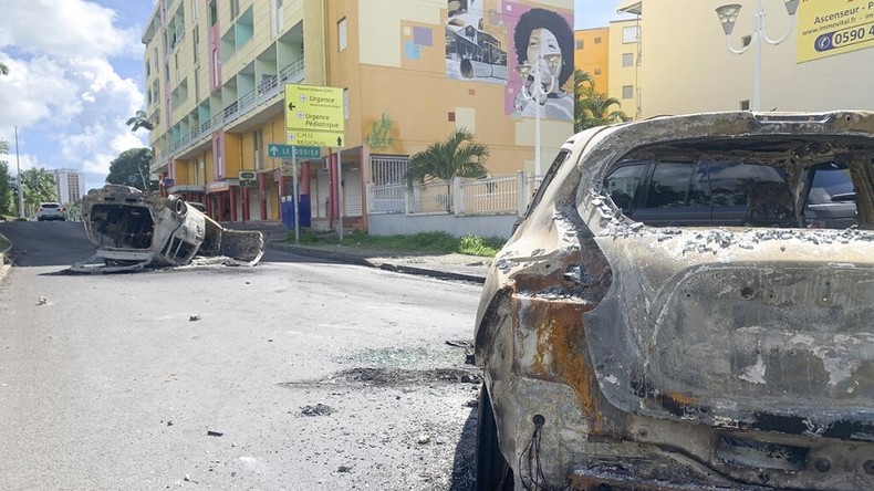 Guadeloupe : incidents nocturnes après le départ du ministre des Outre-mer