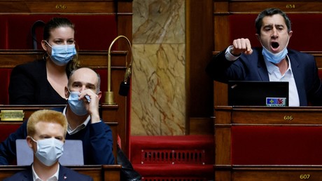 Les députés LFI Mathilde Panot, Adrien Quatennens et François Ruffin à l'Assemblée nationale, le 8 décembre 2020.