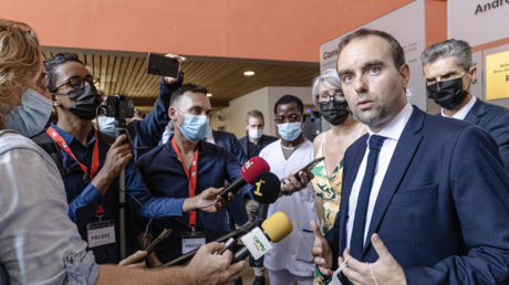 «Lâcher la Guadeloupe», «huile sur le feu» : tollé après les propos de Lecornu sur l’autonomie «Lâcher la Guadeloupe», «huile sur le feu» : tollé après les propos de Lecornu sur l’autonomie