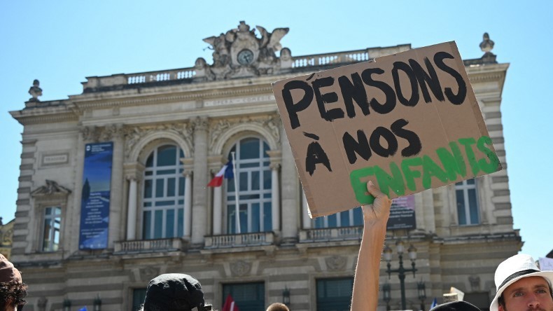 Faut-il vacciner les enfants contre le Covid-19 ? Le vaccin est prêt mais le débat n'est pas tranché