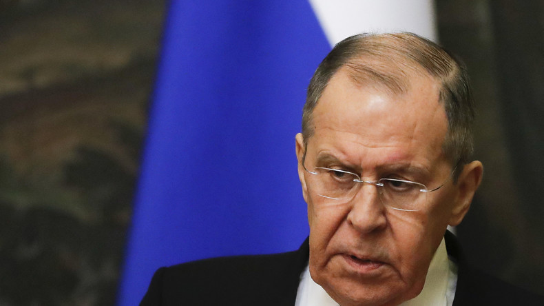 Accords de Minsk : Lavrov demande à Paris et Berlin de rappeler à Kiev ses engagements