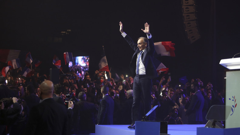 Blessé au poignet lors de son meeting, Zemmour envisage de porter plainte