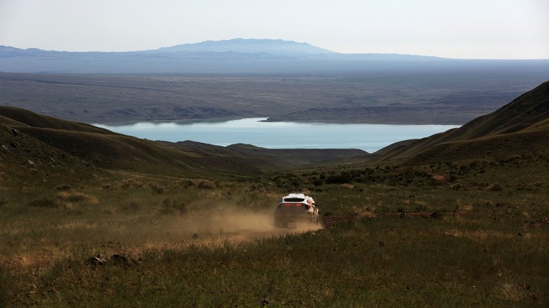 L'explosion d’une voiture d’assistance blesse grièvement un pilote français avant le Dakar 2022