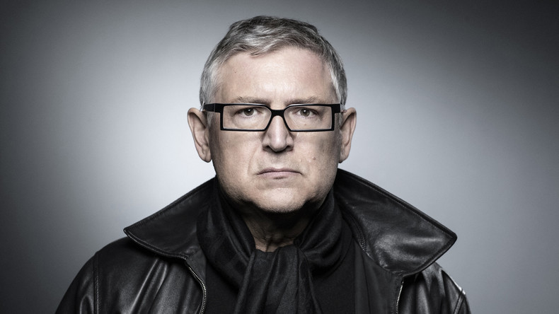 «Nous ne sommes plus en démocratie» en France, estime Michel Onfray (VIDEO)