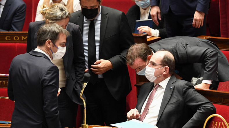 L’Assemblée nationale adopte en première lecture le projet de loi instaurant le pass vaccinal