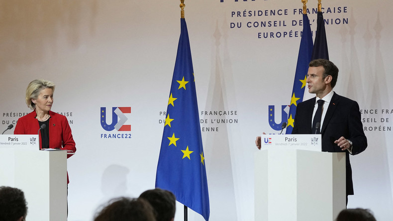 Emmanuel Macron en conférence de presse aux côtés d'Ursula von der Leyen