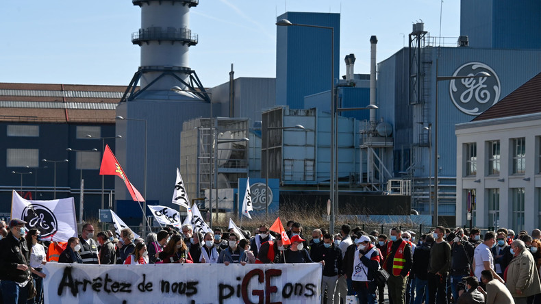 General Electric manifestation devant l'usine de turbines de Belfort