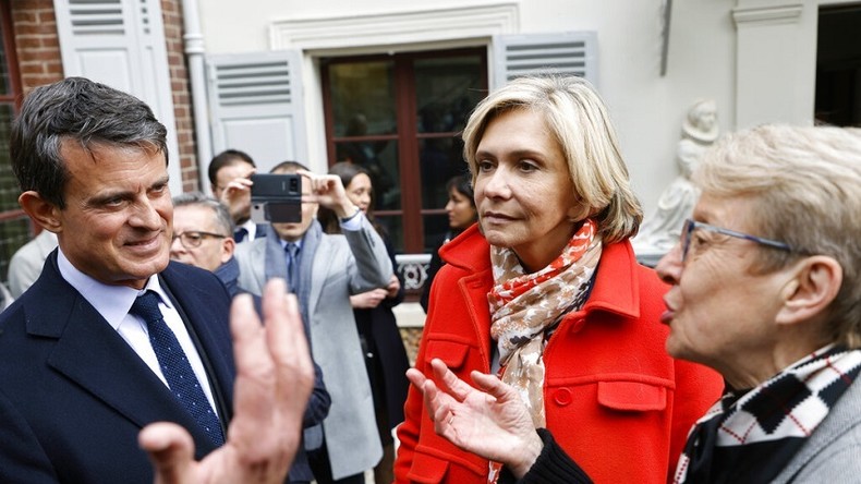 Manuel Valls et Valérie Pecresse devant la maison d'Emile Zola en octobre 2021