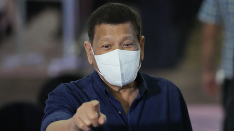«Rechercher les non vaccinés et les appeler à ne pas bouger» : le président philippin hausse le ton