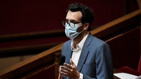 Un député LFI accuse YouTube d’avoir censuré son discours contre le pass vaccinal à l’Assemblée