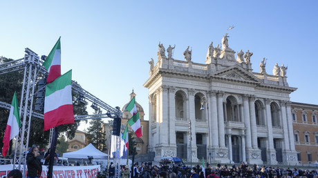 Italie : tensions avec la police lors d’une manifestation d’opposants à la politique sanitaire