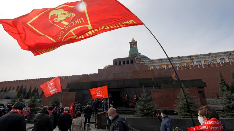 Guardian: Мавзолей Ленина в Москве открыли раньше театров и кино