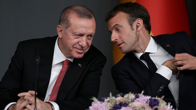 WP: ссора Макрона и Эрдогана на руку им обоим — но внутренних проблем не решит 