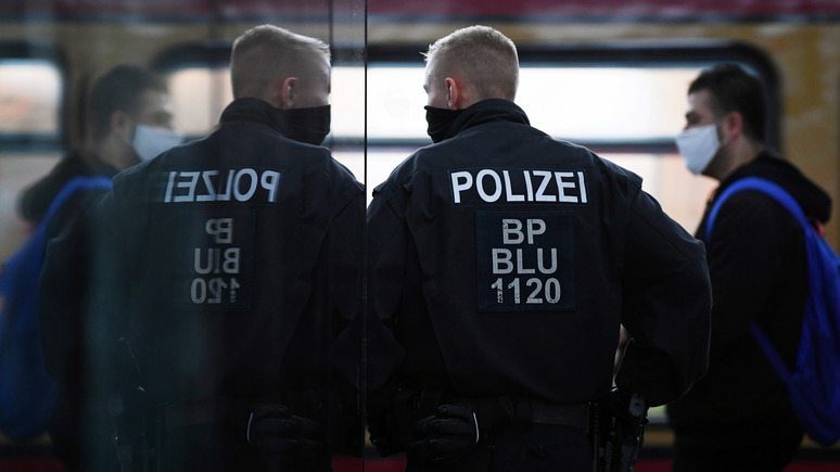 SZ: свастика из патронов и другие выходки — немецкую полицию проверили на экстремизм 