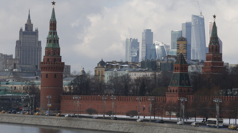 Польский политик: на украинском направлении Москва играет не в шахматы, а в покер