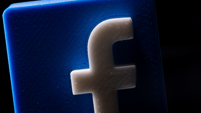 СТРАНА: Facebook удалил сотни ботоферм, связанных с партией Зеленского