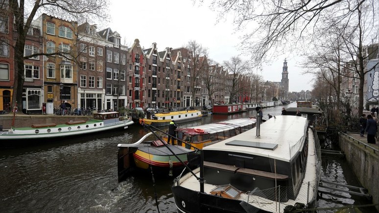 Guardian: для перевозки мусора и туристов — в Амстердаме разрабатывают самоходые роболодки 
