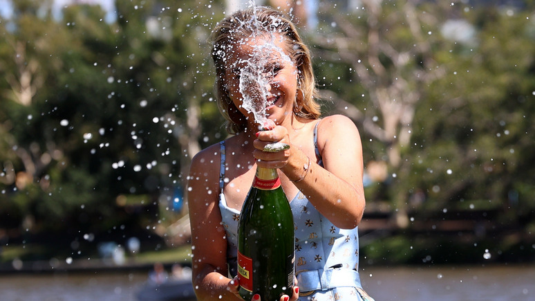 DN: не шампанское, а игристое вино — Moët Hennessy пригрозила остановить поставки в Россию из-за нового закона — ИноТВ - Vimarsana News