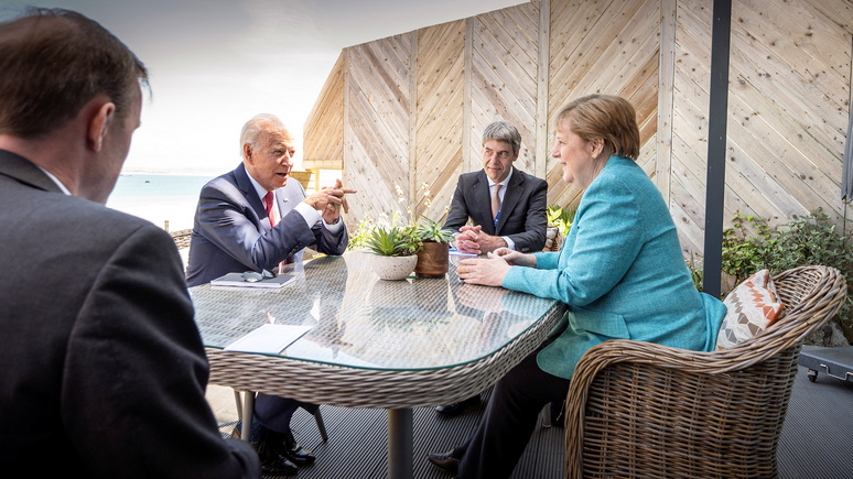 FAZ: немецкие промышленники призвали Меркель добиваться понижения пошлин на встрече с Байденом 