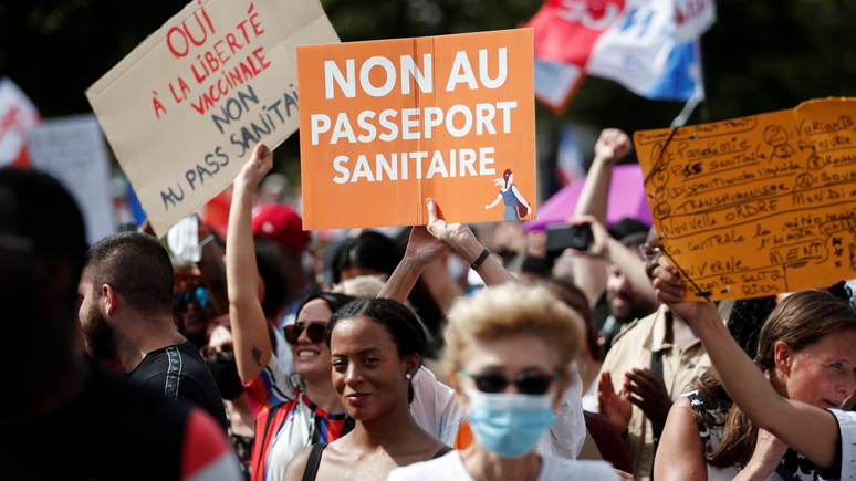 Le Monde: «дискредитировать, а не убеждать» — французские власти наметили стратегию борьбы с антипрививочниками