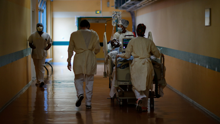 Le Figaro: «катастрофическое лето» — во французской больнице закрыли неотложку из-за нехватки персонала