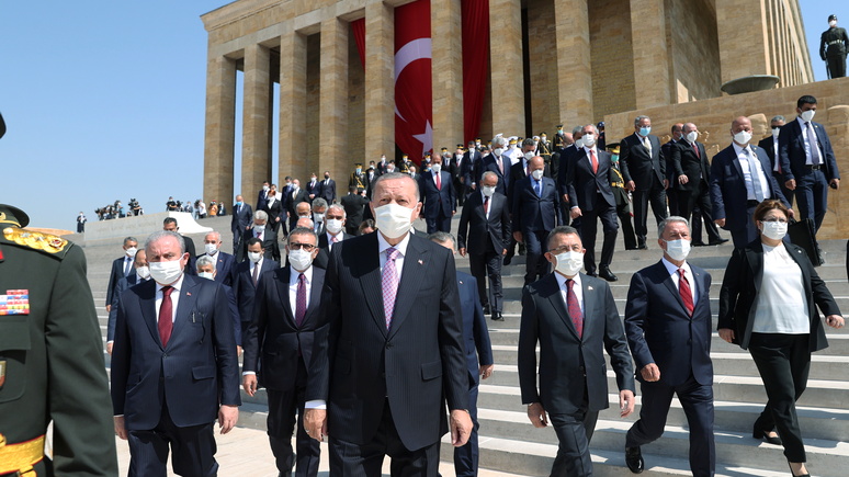 Insider: «вселять страх во врагов» — Эрдоган строит «турецкий Пентагон» для Минобороны 