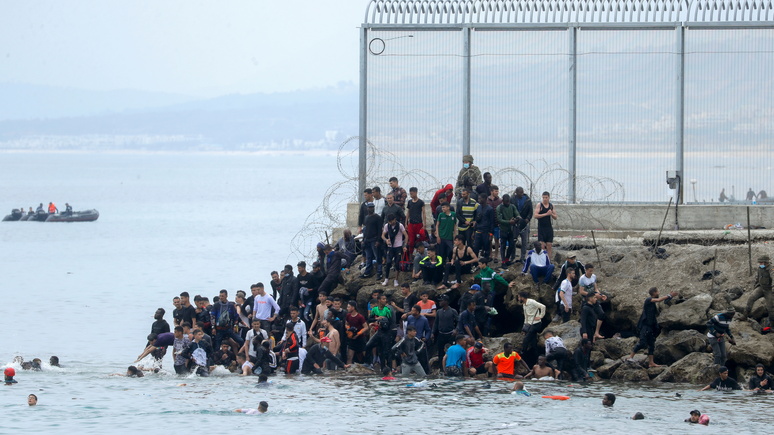 El Periódico: Брюссель отказал странам ЕС в средствах на возведение ограждений от мигрантов