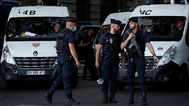 Le Figaro: французские полицейские всё чаще получают смертельные угрозы