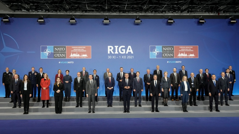 SRF: встреча НАТО в Риге стала попыткой слабого альянса подать сильный сигнал