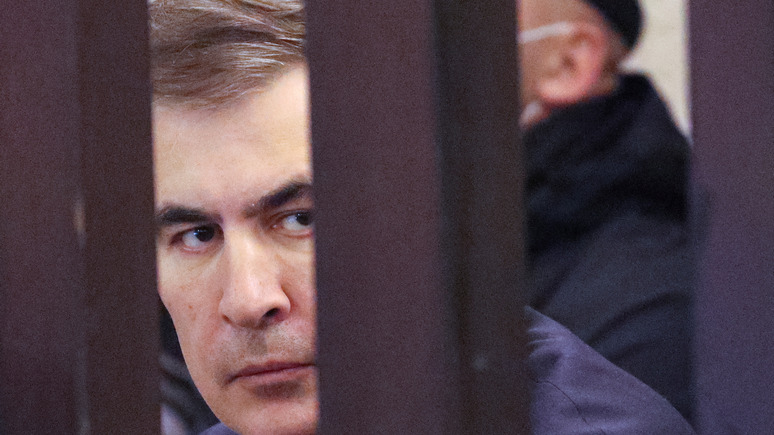 Корреспондент: Саакашвили прекращает лечение в знак протеста 