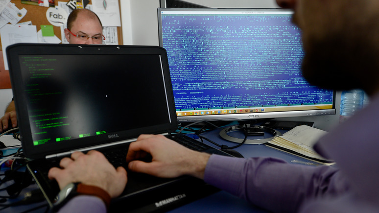 «За Волынь и УПА»: хакеры атаковали правительственные сайты Украины