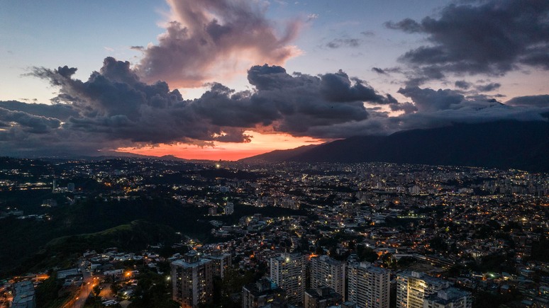 New York Times: U.S. restores relations with Venezuela in the hope of finding a replacement for Russian oil