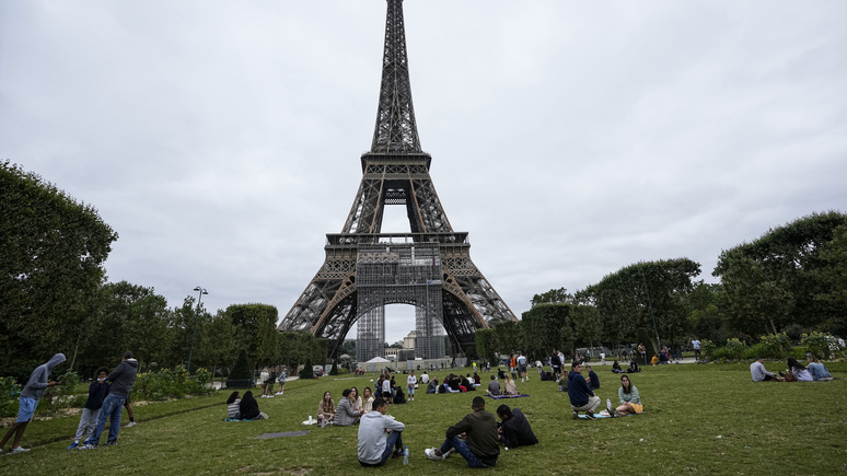 Le Figaro: «крысы, грязь и разгул преступности» — парижане возмущены обстановкой возле Эйфелевой башни