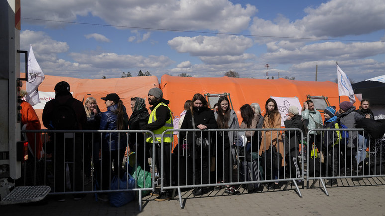 Onet: из-за наплыва украинских беженцев Польша опасается появления бездомных и голодающих