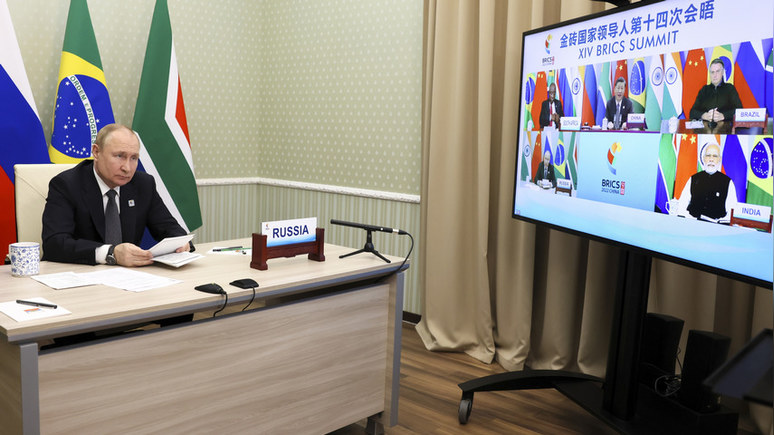 «Самая непродуманная и контрпродуктивная политика в новейшей истории» — обозреватель Guardian о санкциях против России