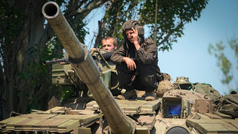 Forbes: ВСУ мешают пойти в контрнаступление нехватка личного состава и «бумажные» танковые бригады