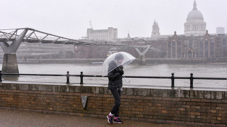 Independent: миллионам британцев предлагают греться в общественных зданиях — топить дома им больше не по карману 