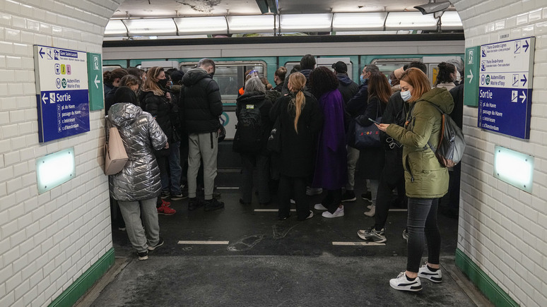 Le Figaro: в некоторых городах Франции пользоваться общественным транспортом всё опаснее