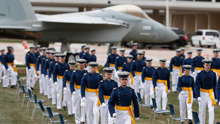 Fox News: гендерное разнообразие — учащимся  академии ВВС США предложили отказаться от «мамы» и «папы»