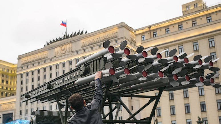 «Полные склады техники»: польский эксперт опровергла утверждения о слабости России