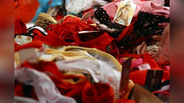 Кружевные трусы в России оказались вне закона