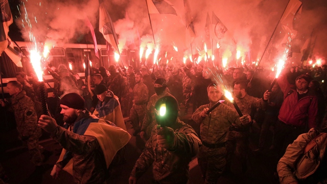 HuffPost: Попытки Киева ублажить националистов ему только вредят