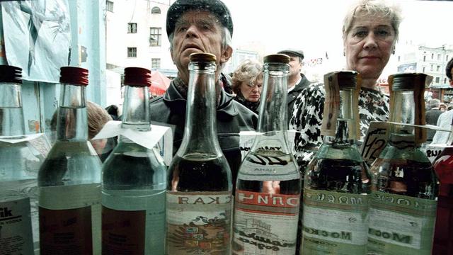 Экономический кризис по-русски: Продукты дорожают, водка дешевеет