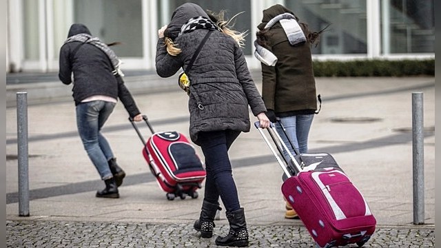 Этнические немцы уезжают из России в надежде на лучшую жизнь