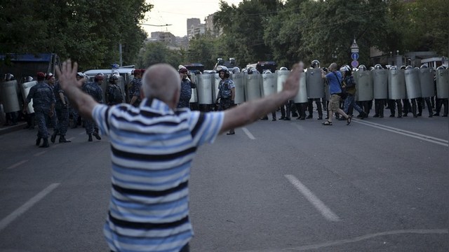 Протесты в Ереване - в ожидании развязки