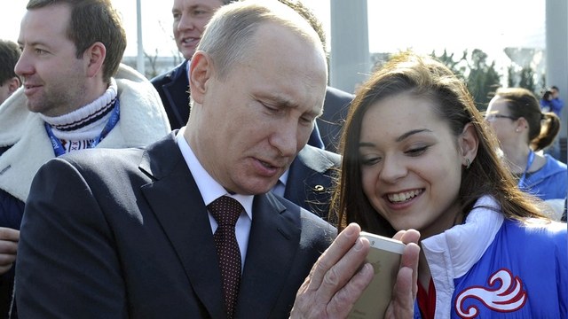 New York Times: Селфи-бум охватил всех, кроме Путина